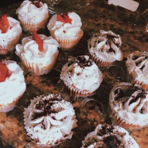 Cheesecake Cupcakes - Baileys Run Cream